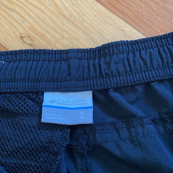 Columbia Women's Black Nylon Walking Athletic Shorts Small - Picture 2 of 4